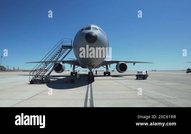Jet tanker Stock Videos & Footage - HD and 4K Video Clips - Alamy