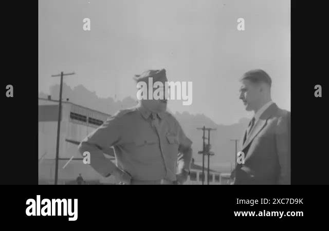 1946 - Colonel Harold Turner, White Sands commander, and Dr Wernher Von ...