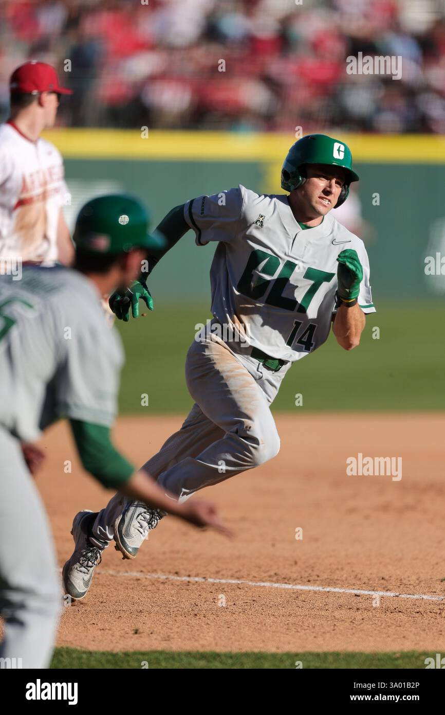 Chandler Riley Osu March 1, 2025: Charlotte base runner Chandler Riley (14) is pointed ...