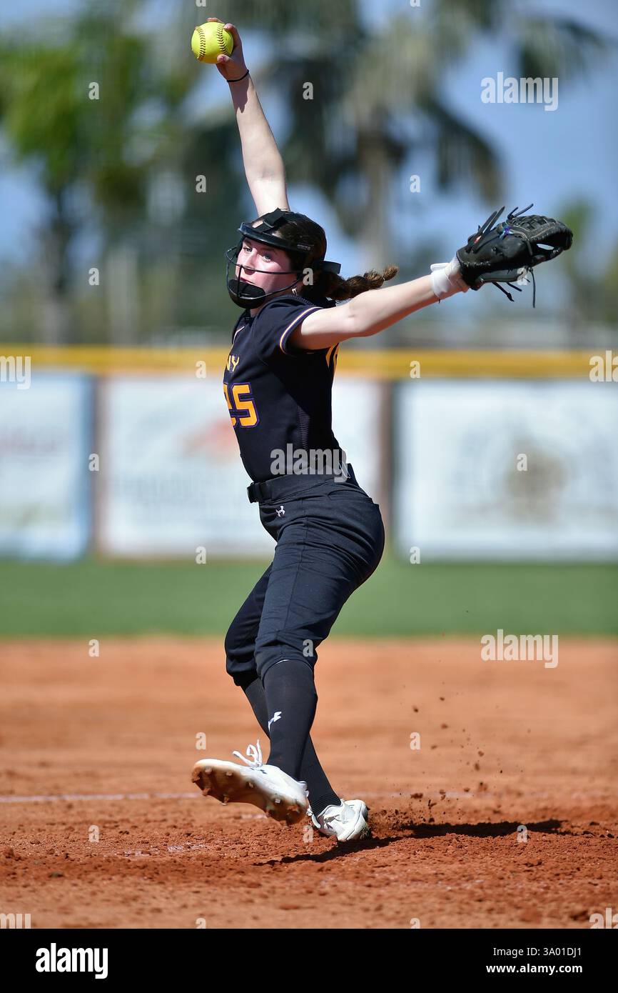 Hayler Pitcher University at Albany pitcher, Hayley Wieczerzak (25), fires at batters ...