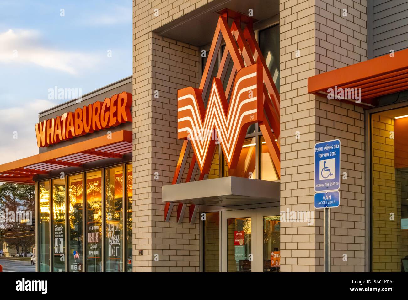 Whataburger fast food restaurant at sunset in Snellville, Georgia, near Atlanta. (USA) Stock Photo