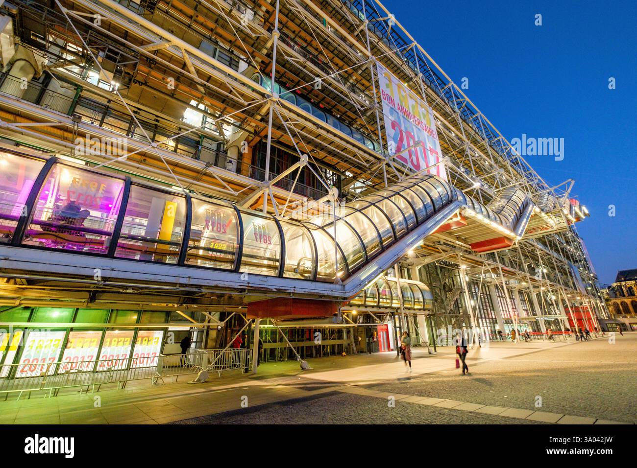 Centre pompidou, paris, 1977 hi-res stock photography and