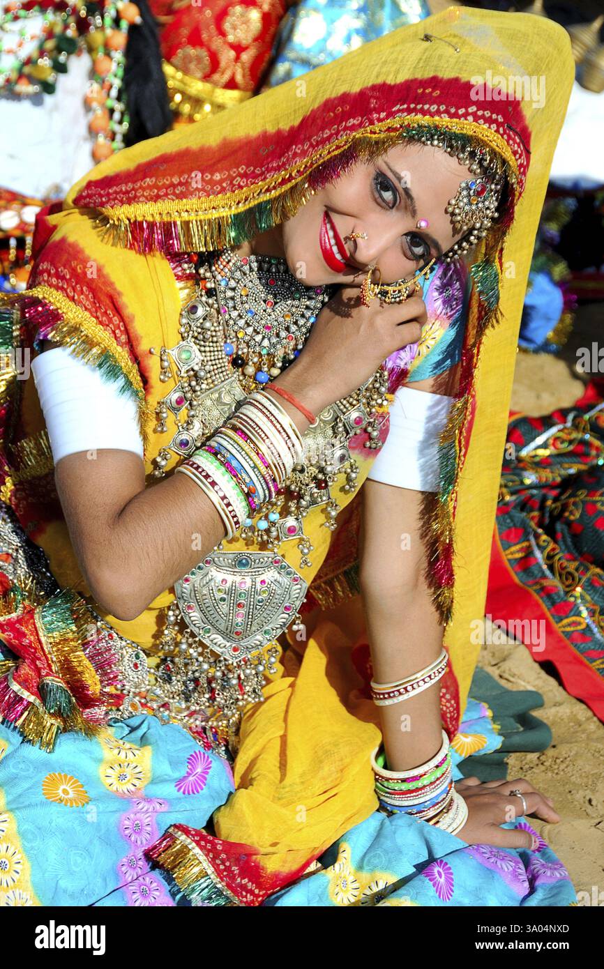 Woman wearing rajasthani traditional jewellery and costume, Rajasthan ...