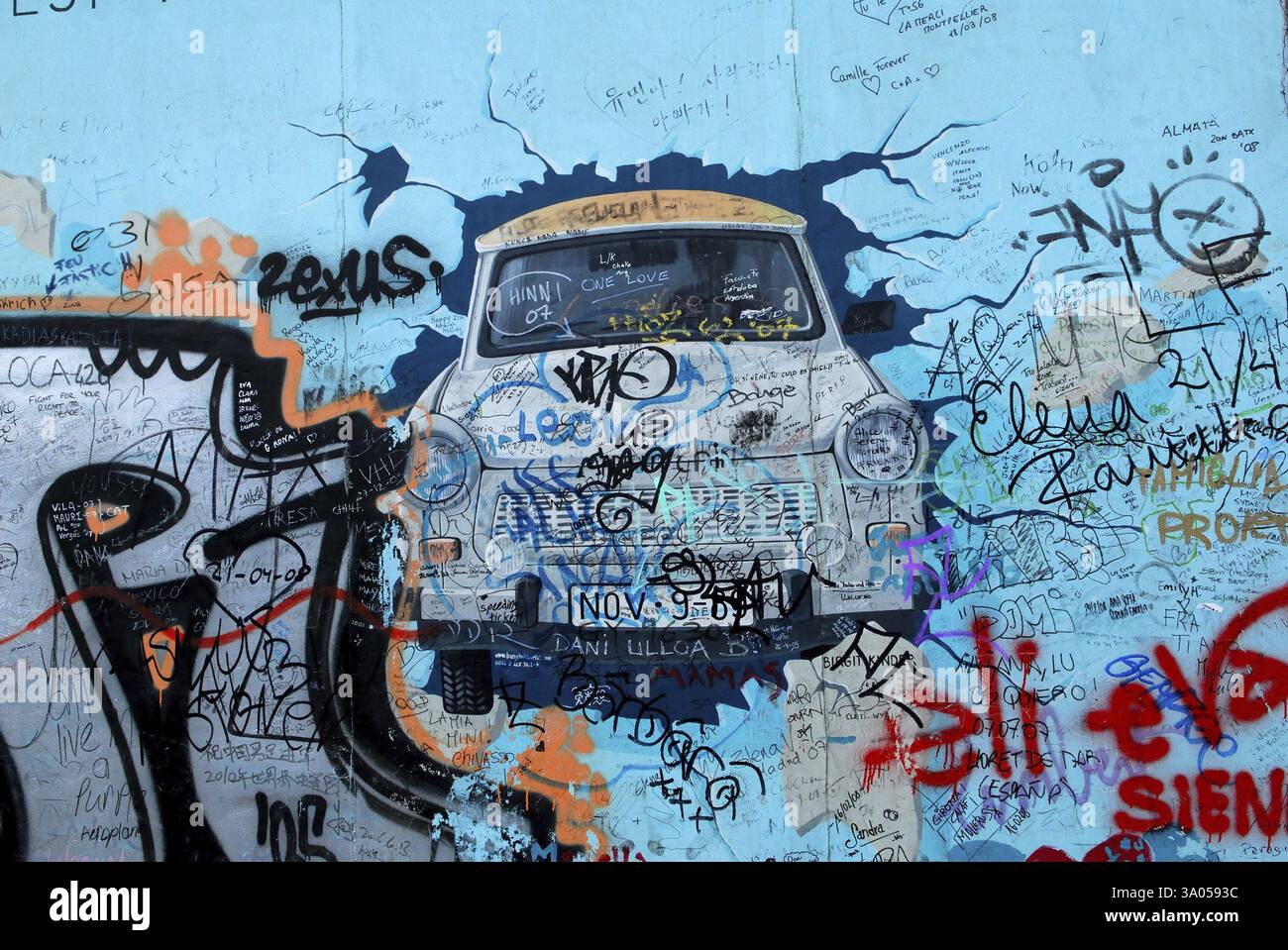 Berlin wall paintings hi-res stock photography and images - Alamy