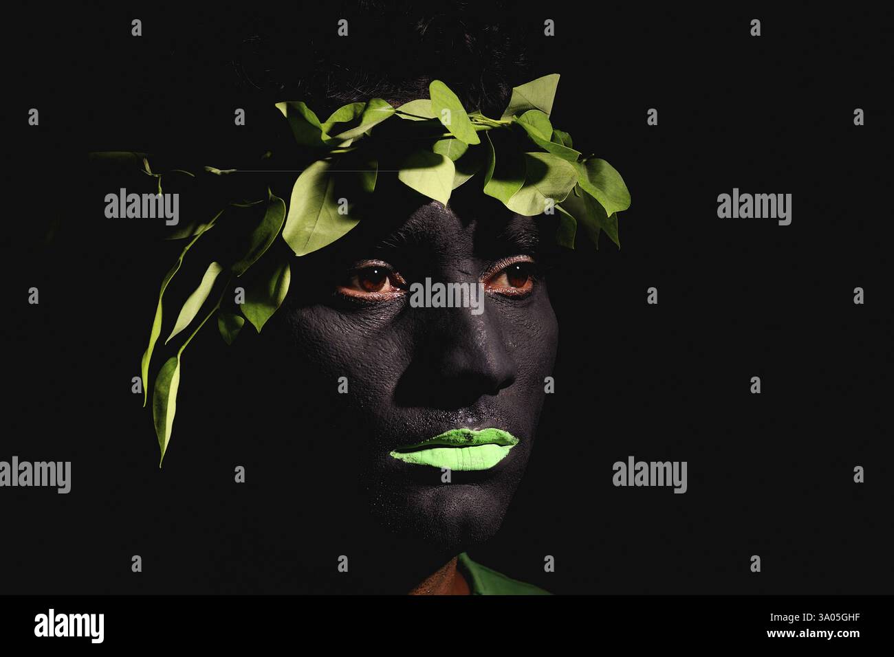 Group of mens faces hi-res stock photography and images - Alamy