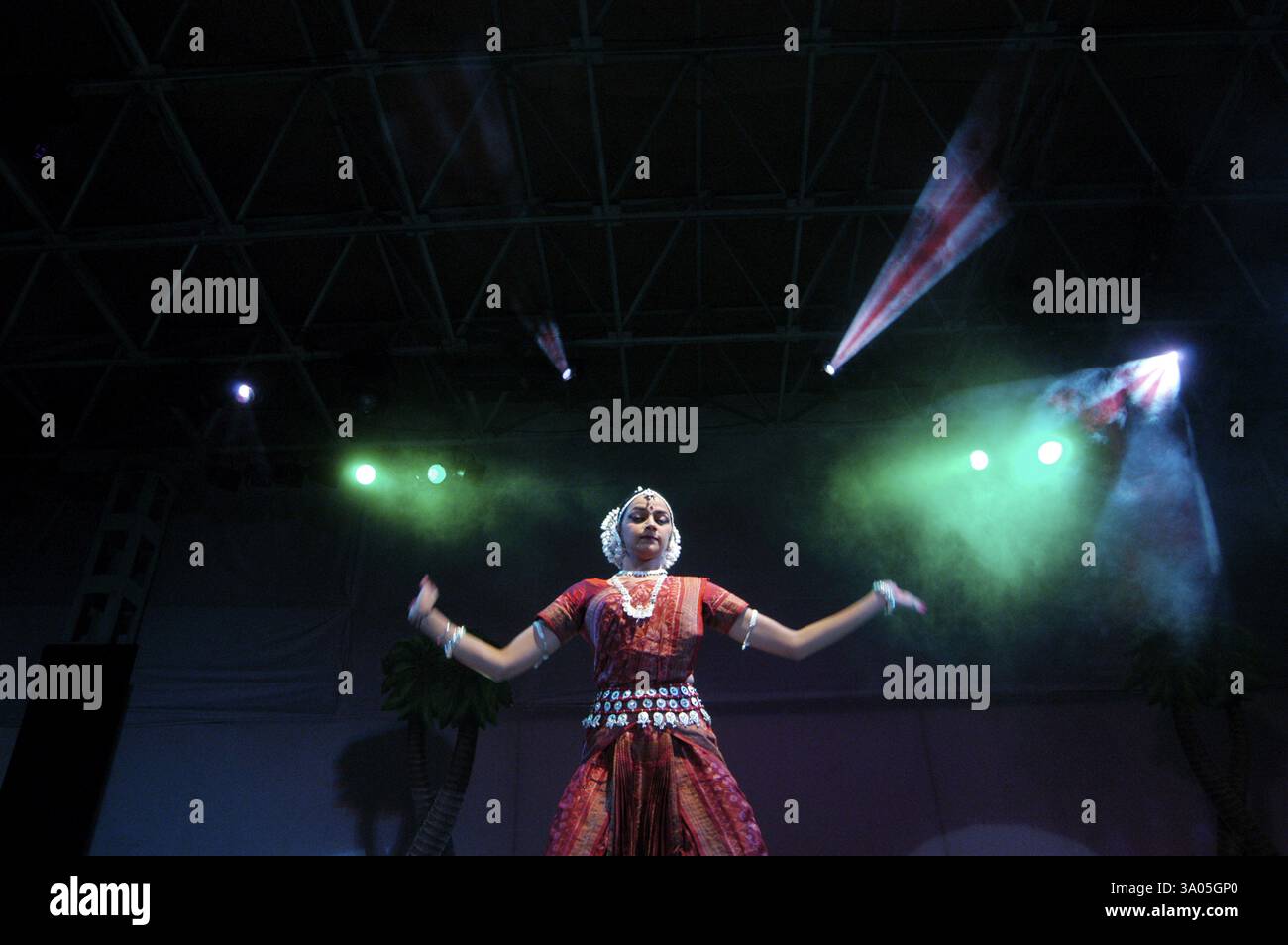 Bollywood Indian actress Hema Malini daughter Ahana Deol performs Odissi classical dance piece called Gauri Tandav Stock Photo