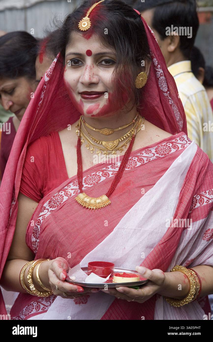 Woman celebrating Durga Pooja dussera Vijayadasami Navaratri Festival ...