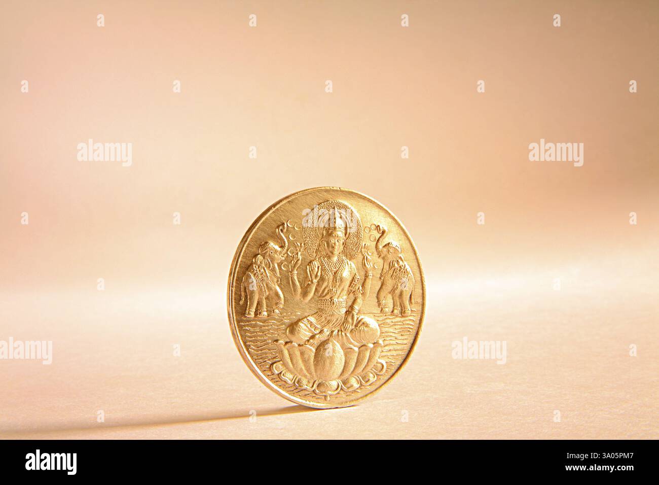Coin india gold hi-res stock photography and images - Page 3 - Alamy