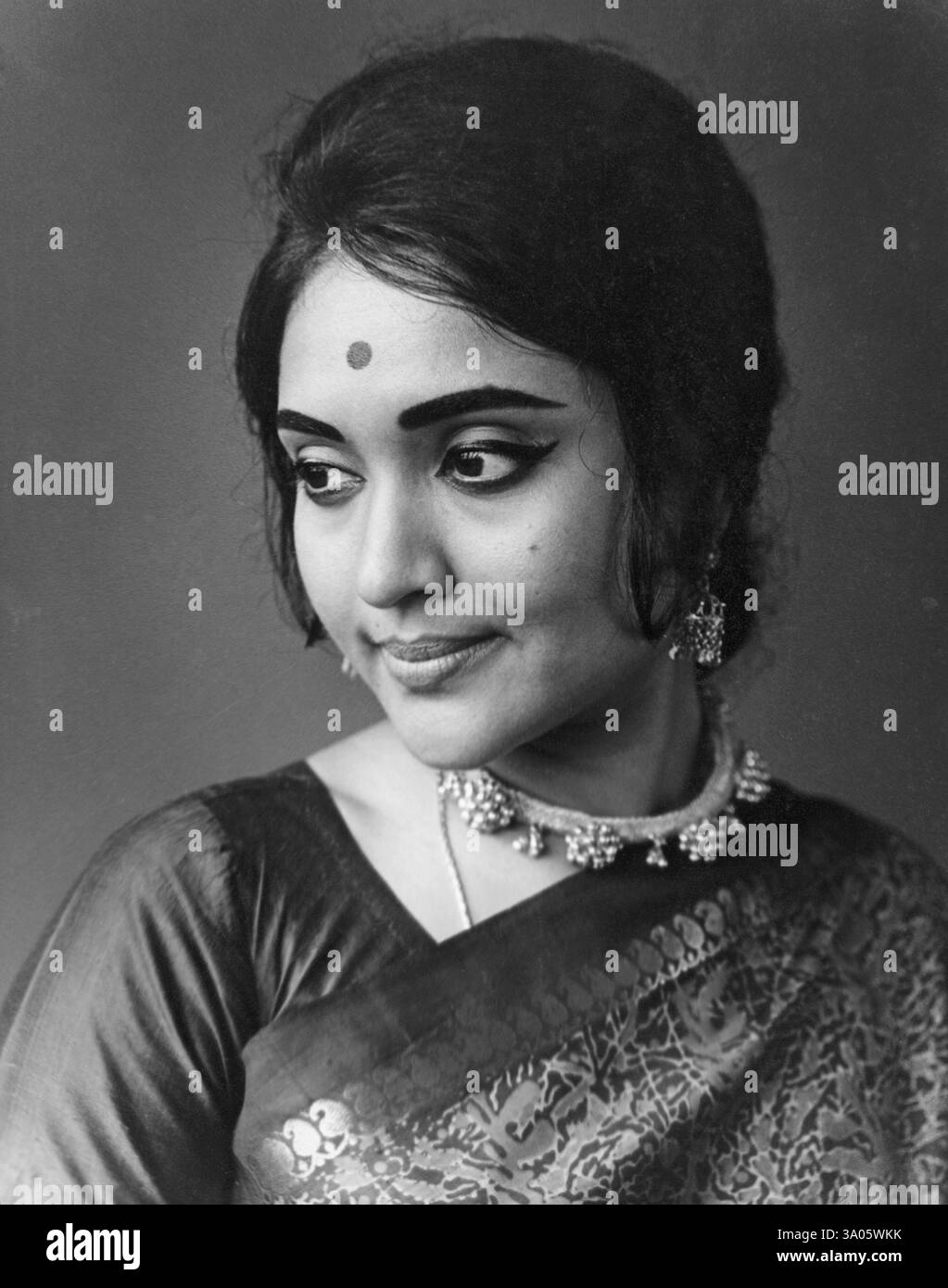 Famous saree Black and White Stock Photos & Images - Alamy