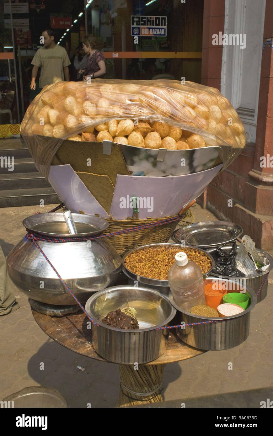 Pani puri golgappa stall at, Calcutta Kolkata, West Bengal, India, Asia Stock Photo