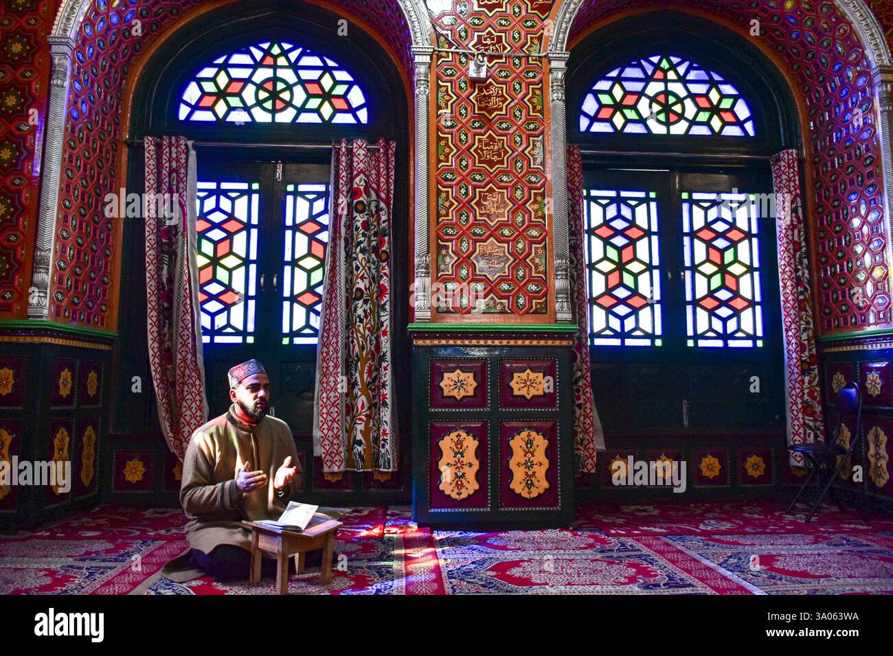 Srinagar, Kashmir, India. 2nd Mar, 2025. A Kashmiri Muslim prays inside ...