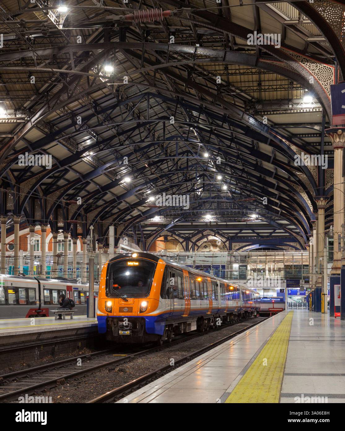 London overground train aventra hi-res stock photography and images - Alamy
