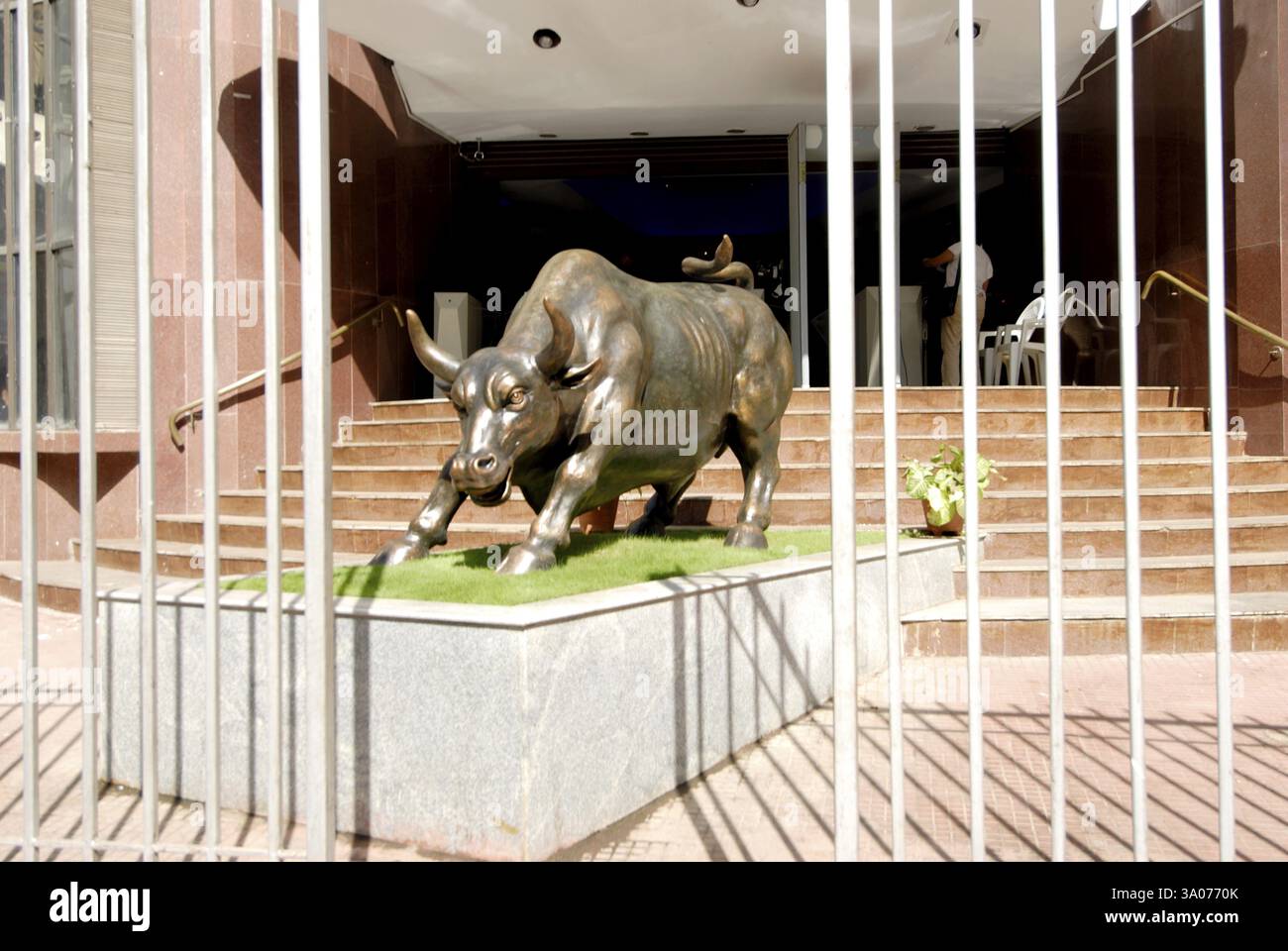 Stock exchange building, statue of bull, Fort, Bombay Mumbai, Maharashtra, India, Asia Stock Photo