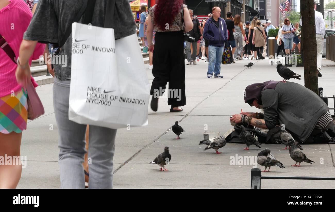 Homeless 2023 new york hi-res stock photography and images - Alamy
