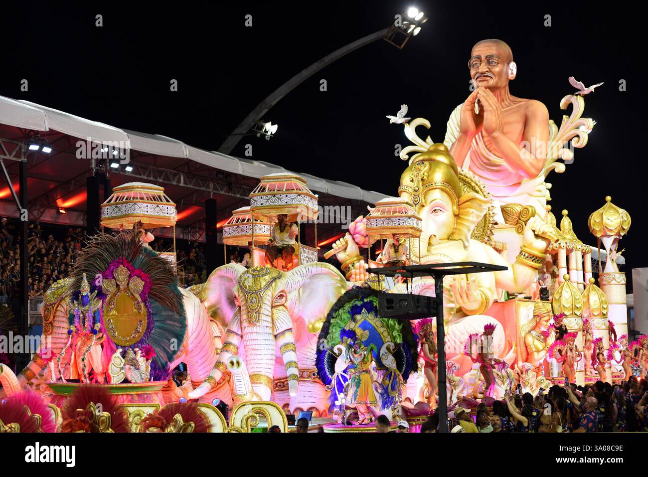 Sao Paulo Brazil 28th February 2025 Samba School Parades Kick Off The sao-paulo-brazil-28th-february-2025-samba-school-parades-kick-off-the