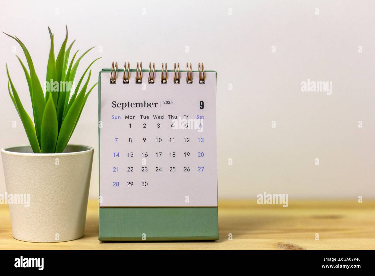 September 2025 Calendar Desk Calendar to plan and manage every date on ...