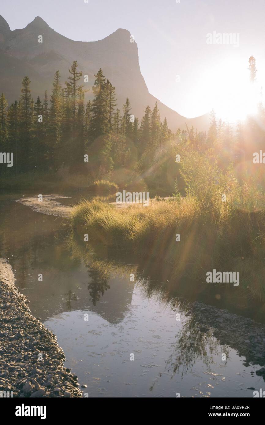 Sunrise canadian rockies hi-res stock photography and images - Alamy