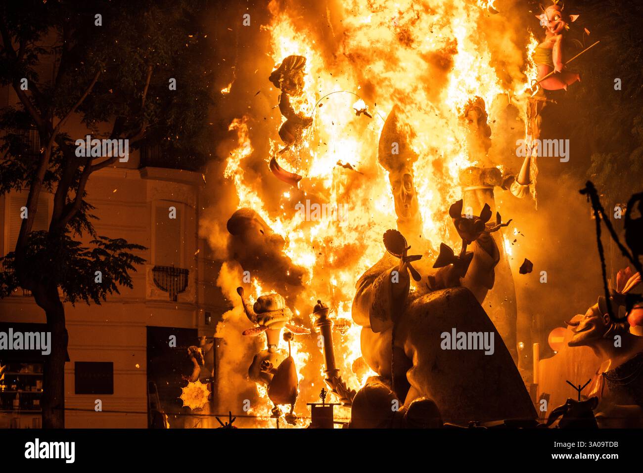 Spectacular Fire At Valencias Fallas Festival Stock Photo Alamy