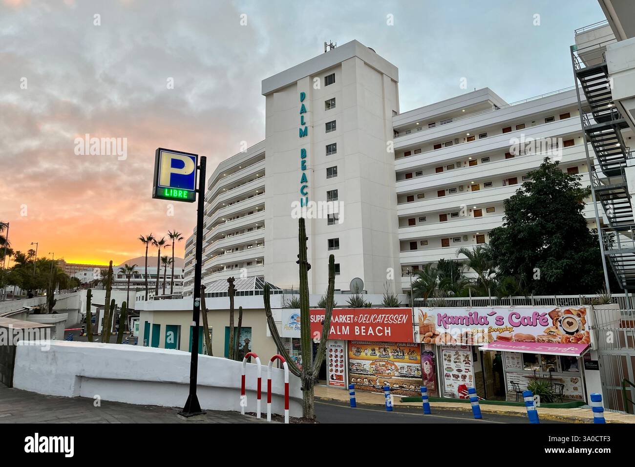 The Palm Beach Hotel in Playa de las Américas. Arona, Tenerife, Canary Islands, Spain. 29th January 2025. - Smartphone Captured Stock Image
