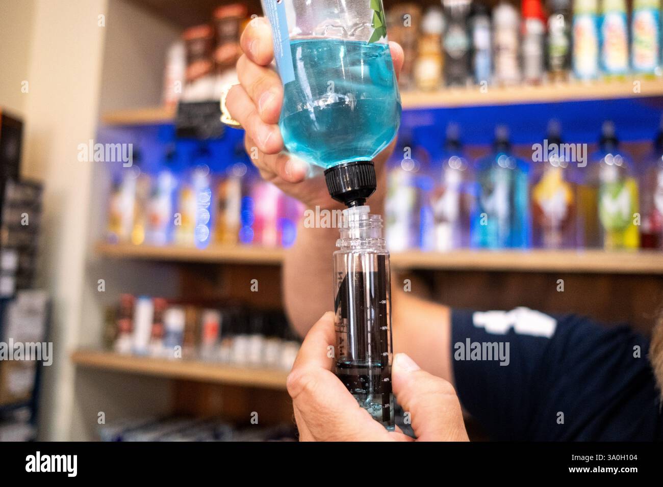 E liquid store hi-res stock photography and images - Alamy