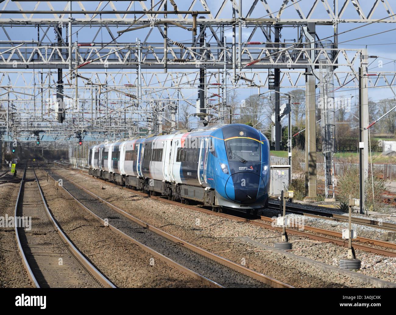 Avanti West Coast all electric Class 807 number 807006 speeds through ...