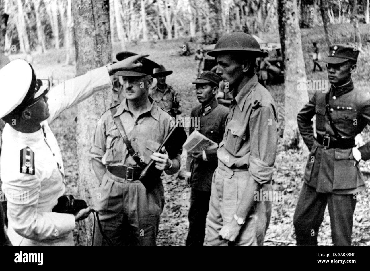 Before the major campaign started in Malaya, Gordon Bennett learned the terrain first hand. He took his troops into the steamy jungles to teach them guerilla tactics. October 11, 1950. Stock Photo