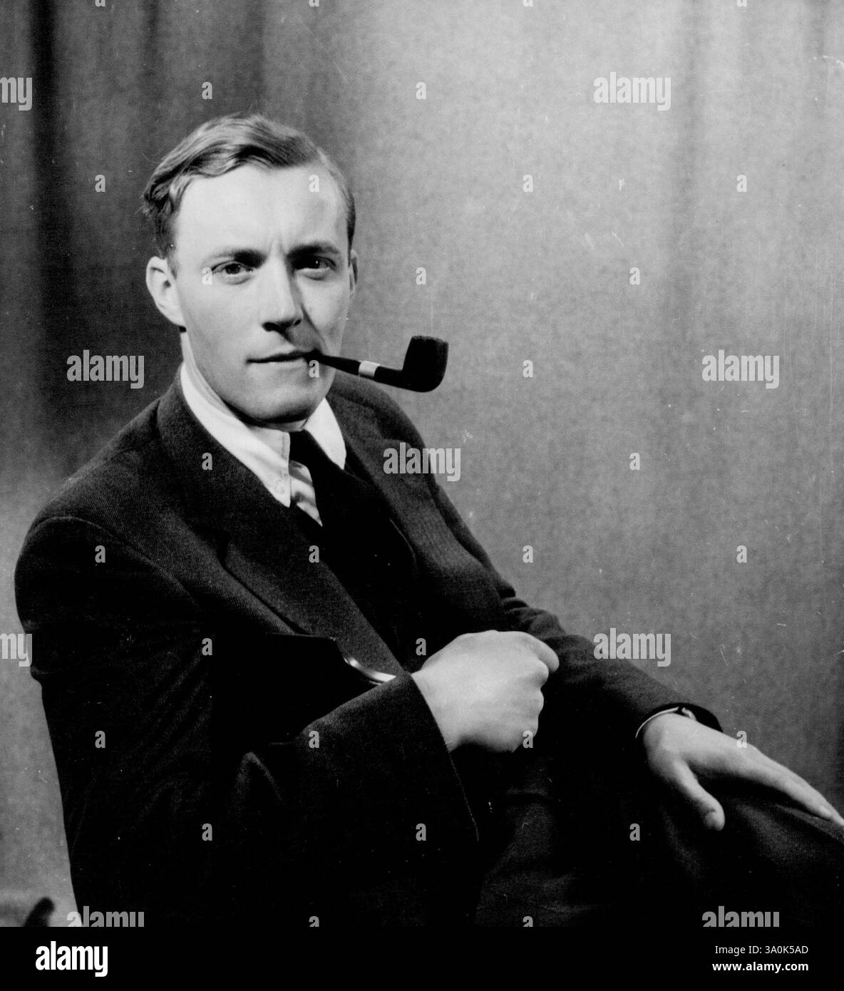 British Politicians: Hon. Anthony Wedgwoodl Benn. Labout Member of Parliament for Bristol (South-East). Son and Heir of the 1st Viscount Stansgate. He has been fighting for the right to renouce the title which will pass to him when his father dies. When that happens Mr. Benn will have to give up his seat in the House of Commons and take up his place in the House of Lords.  In 1955, the Lords turned down his Wedgwood Benn (Renunciation) Bill Bill which would have let him stay plain 'Mr'. May 10, 1955. (Photo by Tom Blau, Camera Press). Stock Photo