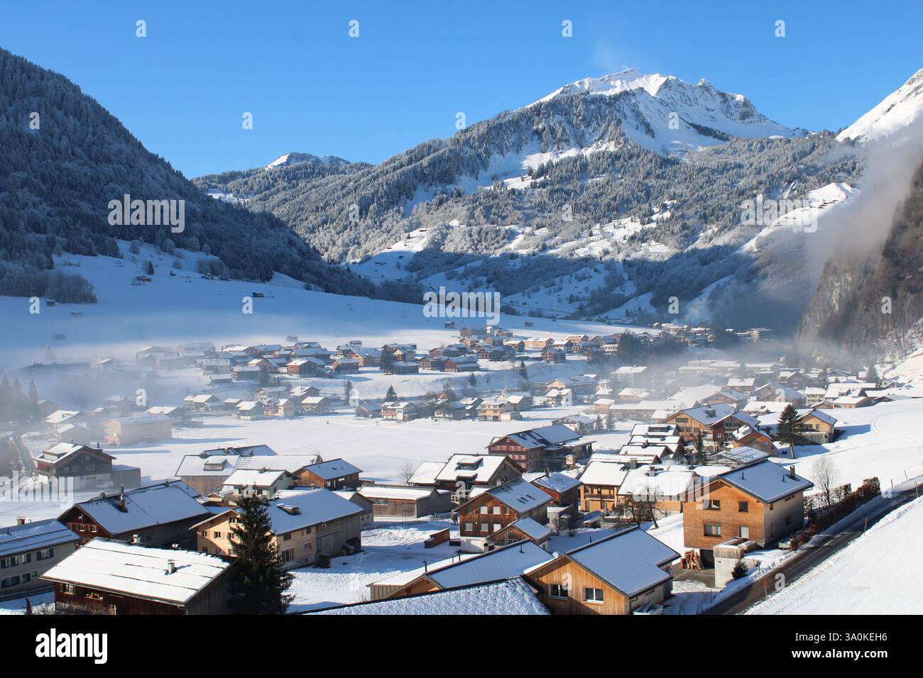 Picturesque Alpine Village in Winter – Snowy Chalets, Majestic ...