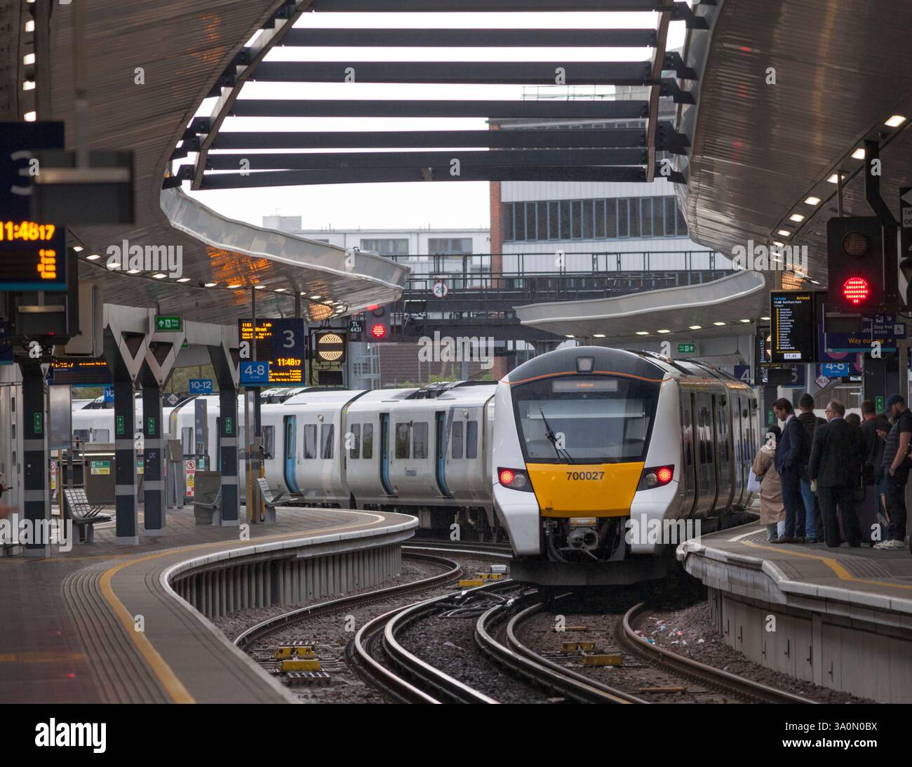 Govia thames link railway hi-res stock photography and images - Alamy