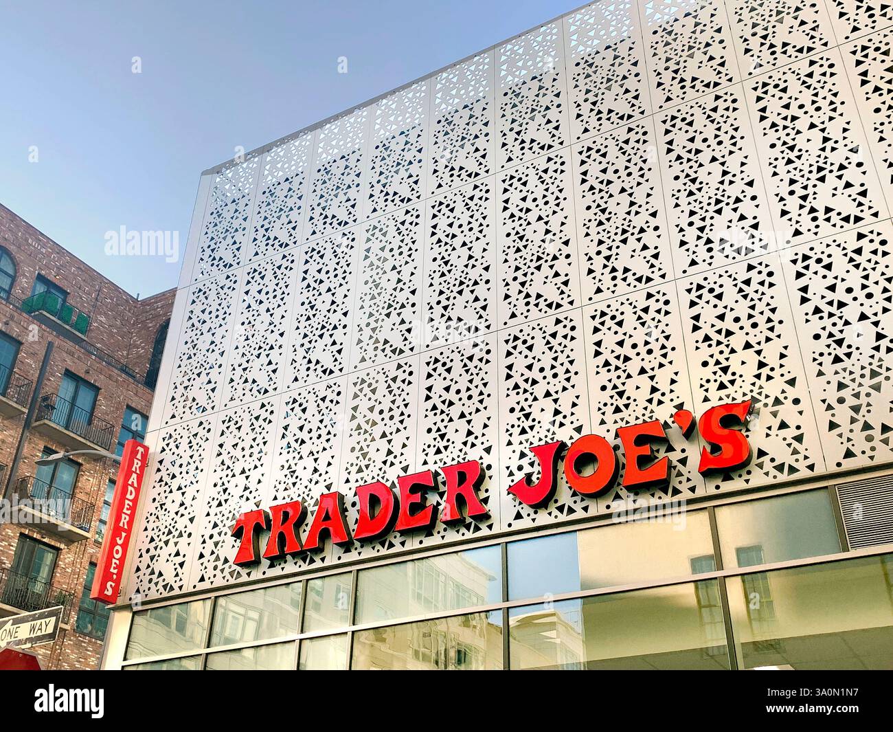 Trader Joe's, building exterior, Williamsburg, Brooklyn, New York, USA ...