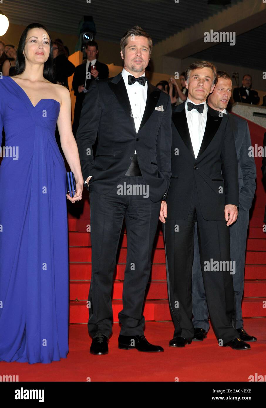 Tom ford suit black hi-res stock photography and images - Alamy, image size:906x1390