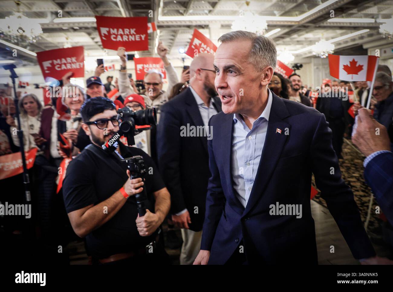 Liberal Party of Canada leadership candidate Mark Carney arrives to