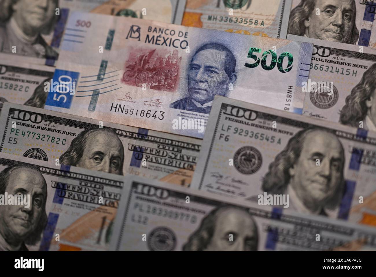 One hundred peso banknote hi-res stock photography and images - Alamy