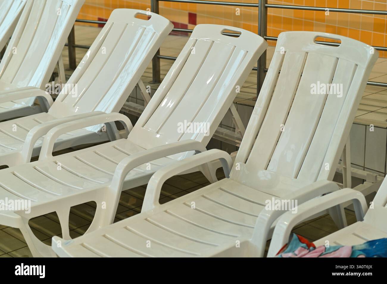 Lot empty deck chairs hi-res stock photography and images - Alamy