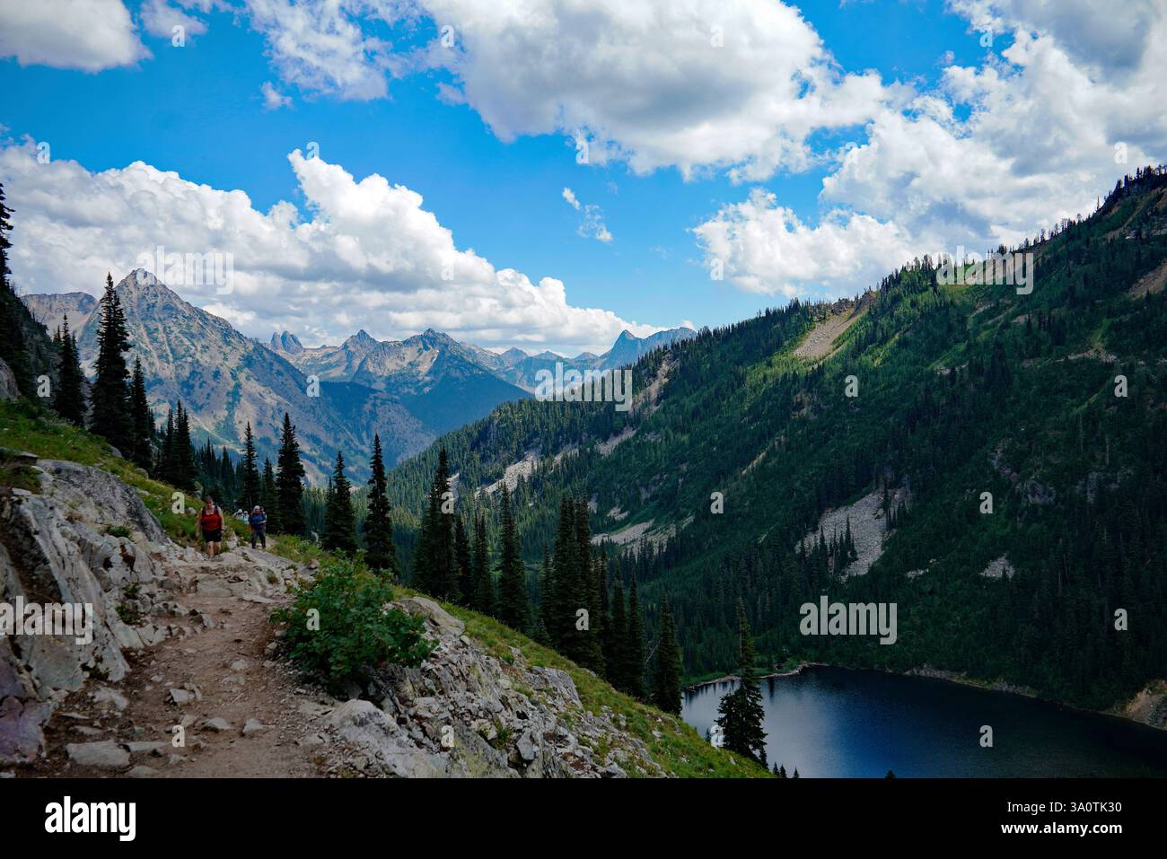 Mapek Loop A view of a mountain lake from Maple Loop in the North Cascades Stock ...