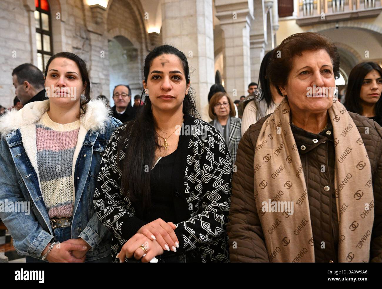 bethlehem-west-bank-05th-mar-2025-palestinian-catholics-with-ashes