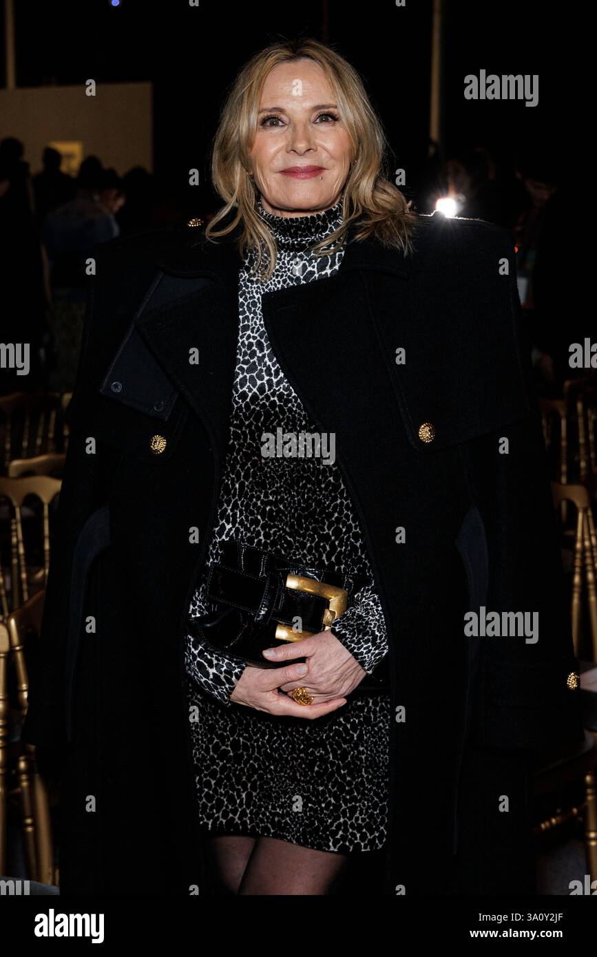 Kim Cattrall attends BALMAIN Autumn-Winter 2025 runway during Paris ...
