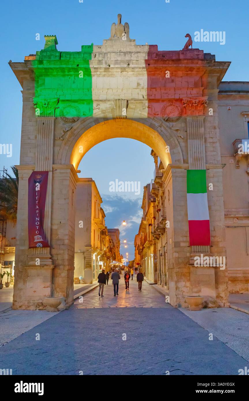 Royal Gate, Noto, Noto Valley, Sicily, Italy Stock Photo - Alamy