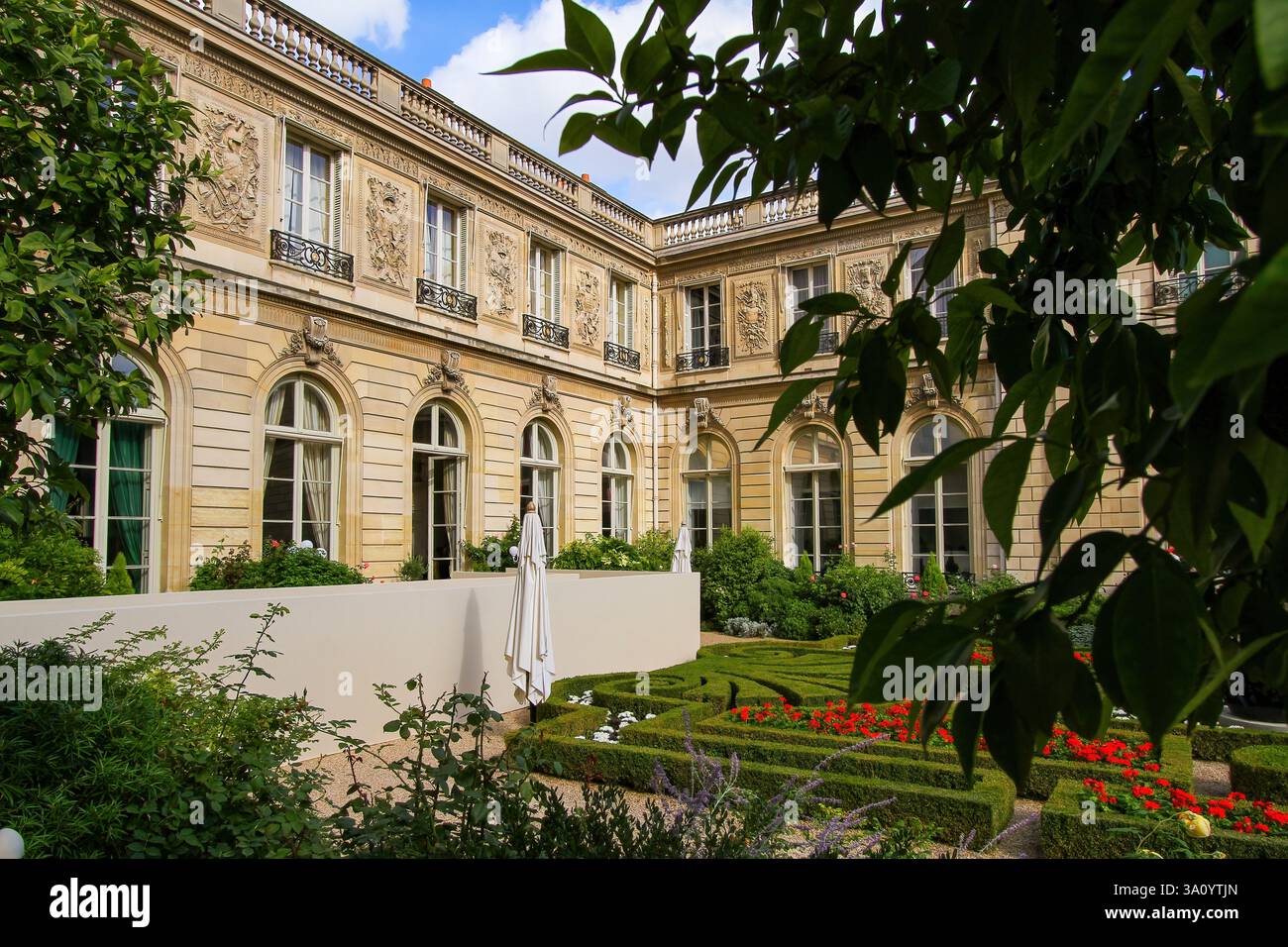 East wing of the Élysée Palace aka Hôtel d'Evreux, the official ...