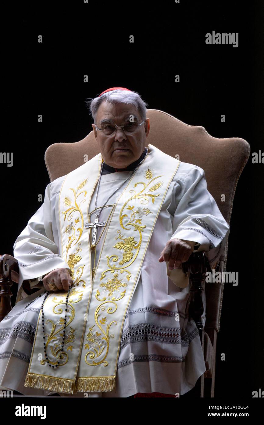 San Gennaro church restoration in Naples, image size:866x1390