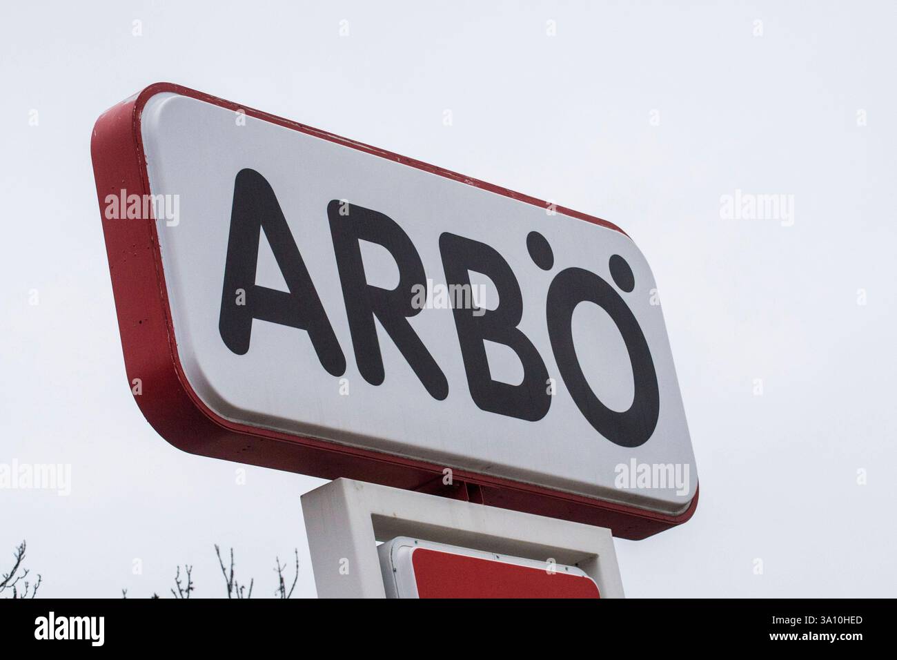 the ARBÖ drivers club logo, representation of interests and breakdown ...