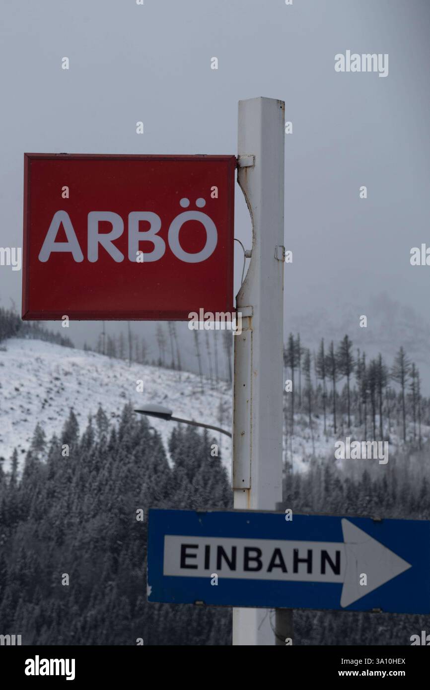 the ARBÖ drivers club logo, representation of interests and breakdown ...
