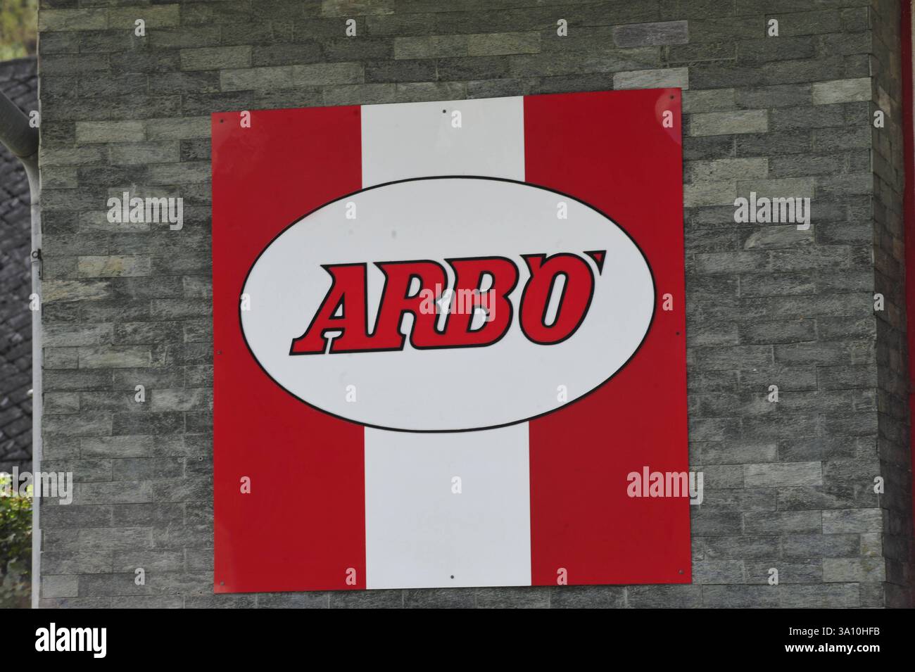 the ARBÖ drivers club logo, representation of interests and breakdown ...