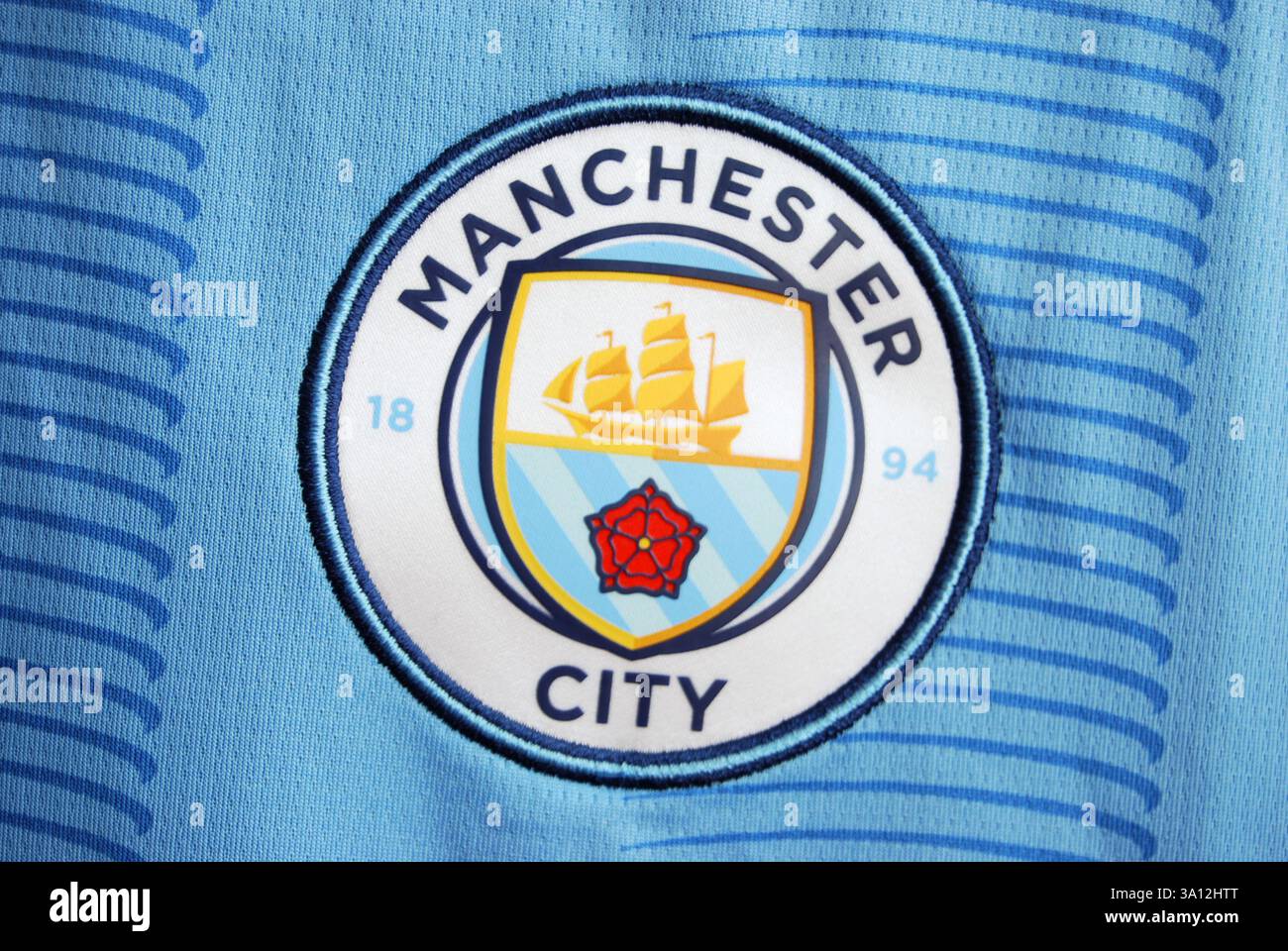 Manchester city badge hi-res stock photography and images