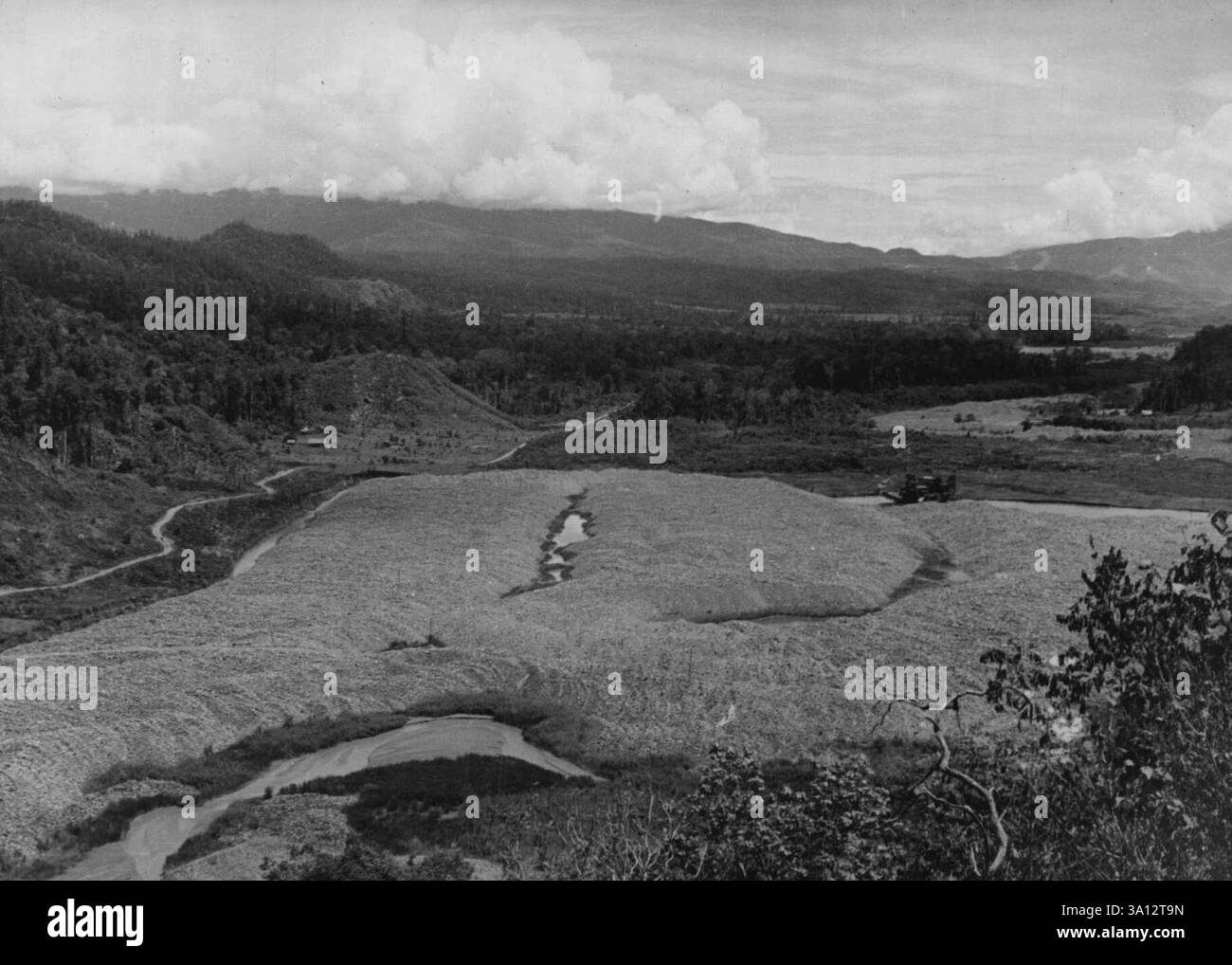 Papua new guinea places bulolo hi-res stock photography and images - Alamy