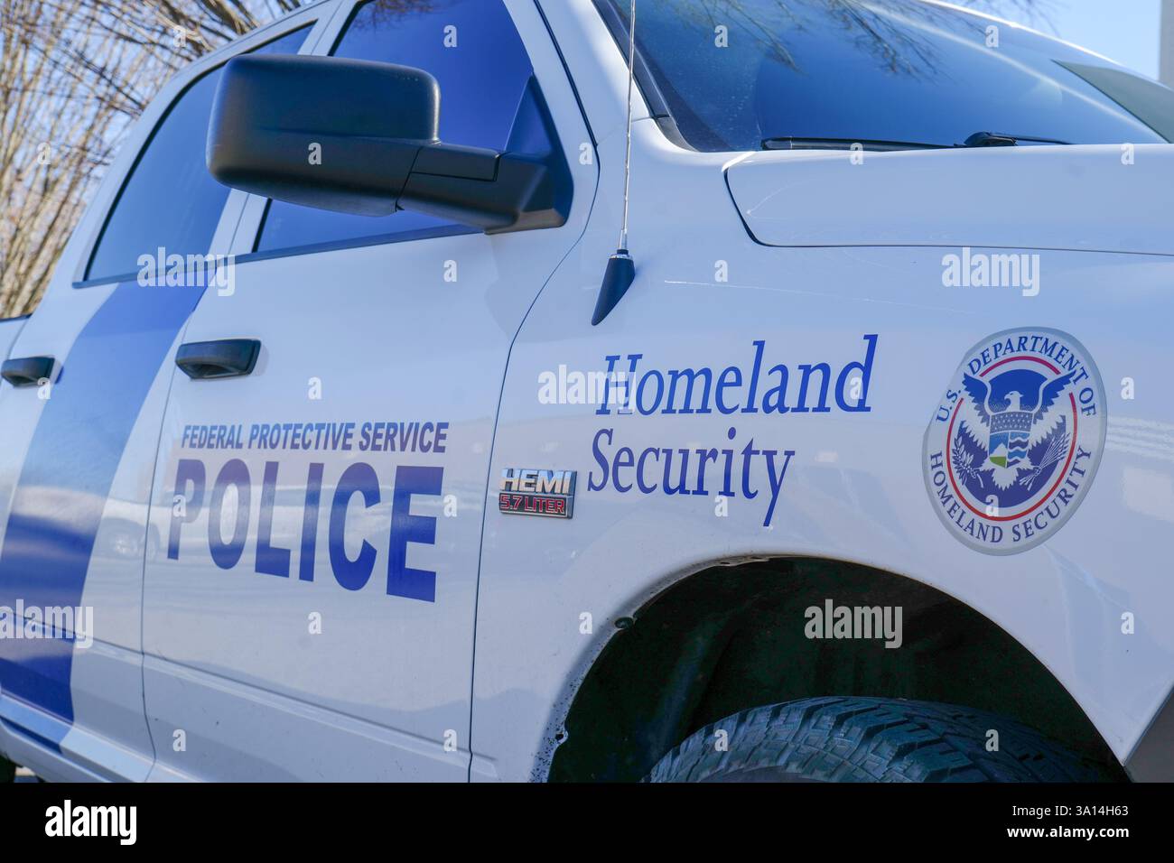 Federal protective service security hi-res stock photography and images ...