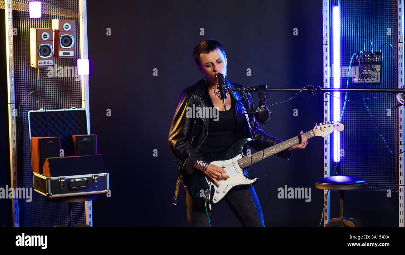 Edgy outfit hi-res stock photography and images - Alamy