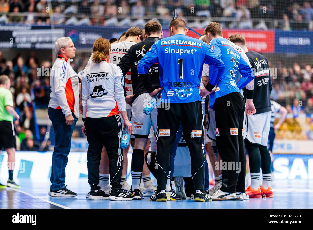 Lemgo, Deutschland. 06th Mar, 2025. Timeout/Auszeit HC Erlangen GER ...