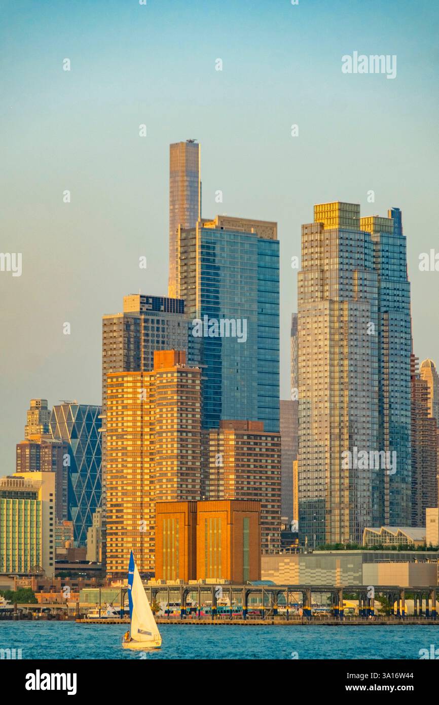United States, New York State, New York City, Lower Manhattan, the Financial District from Paulus Point (New Jersey) Stock Photo