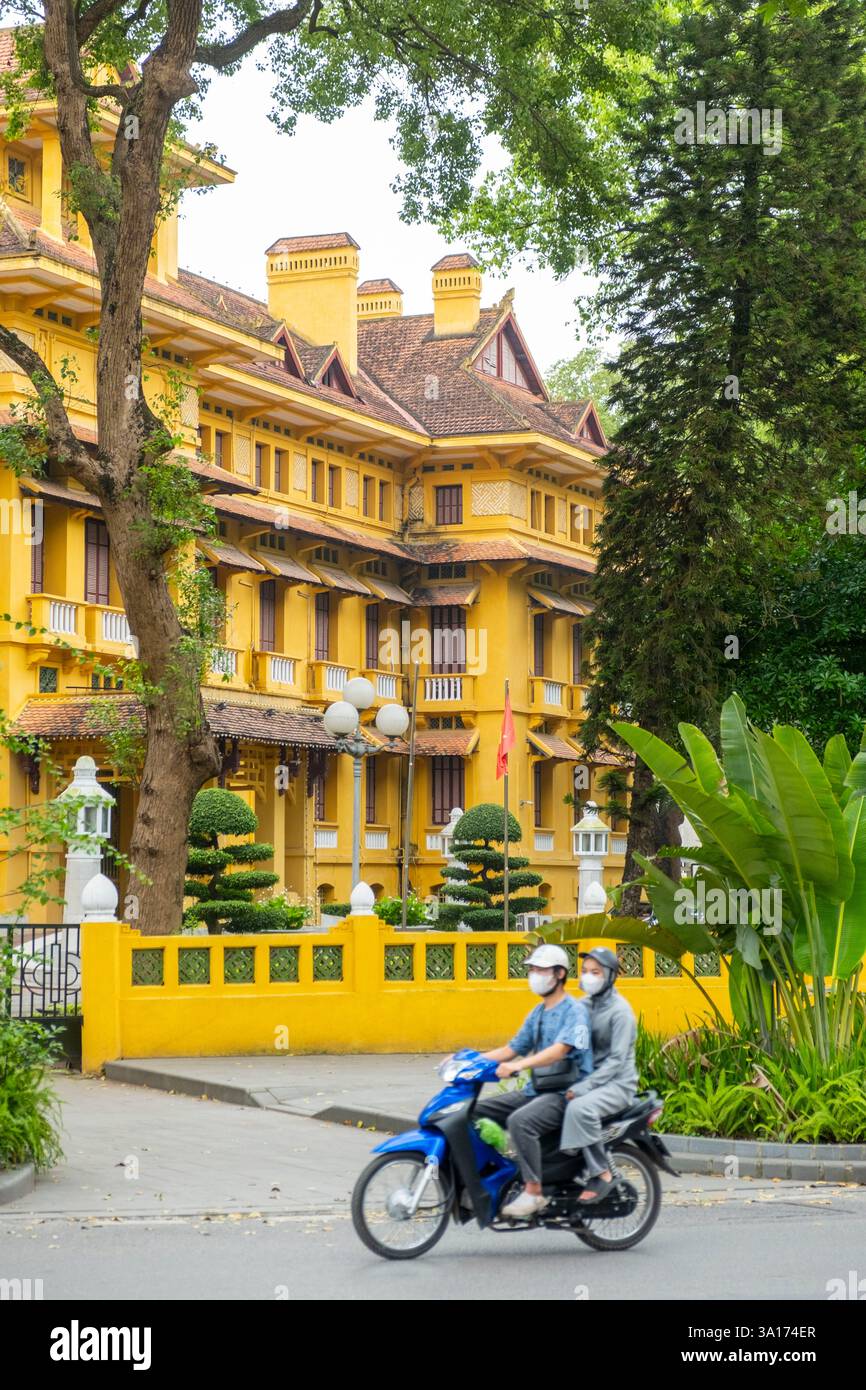 French colonial villa vietnam hi-res stock photography and images - Alamy